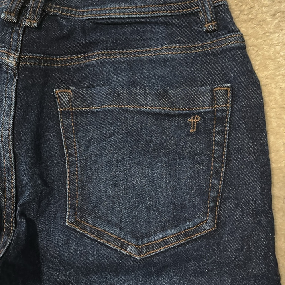 The Perfect Jean - Picture 6 of 6